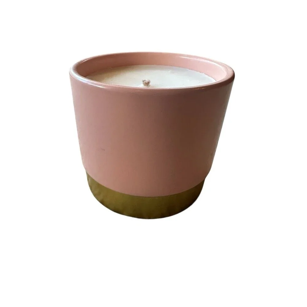 Northern Lights 12oz Scented Candle Sugar Kisses in Pink  & Gold Ceramic Jar